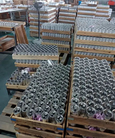 Prix ​​bon marché Cbb65 Type ovale AC moteur Run condensateur électrolytique en aluminium